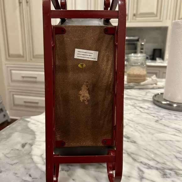 Tobacco Brown Gold Red Sleigh with Brass/Gold colored nail-pin/tacks - Picture 4 of 12